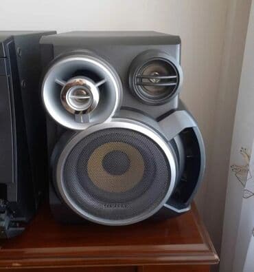 басавик: SAMSUNG musiqi mərkəzi və kalonkaları. Bir çox funksiyası var. 1 — 20