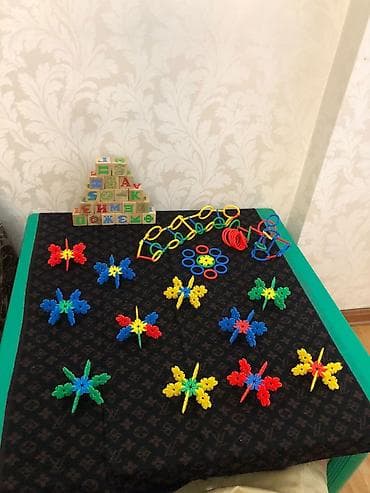 oyuncaq ev: Uşaq üçün konstruksiya dəsti - Rəngarəng plastik hissələrdən ibarət — 3