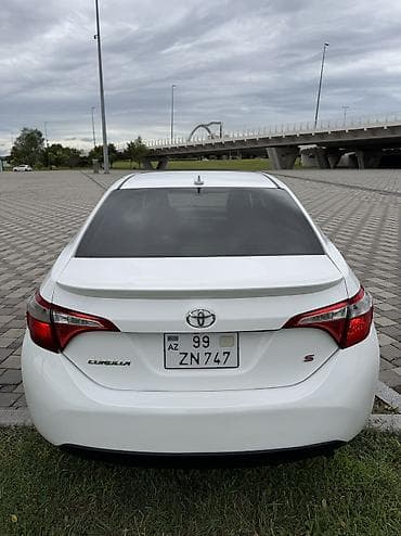 Avtomobil satışı: Toyota Corolla: 1.8 l | 2015 il Sedan — 4