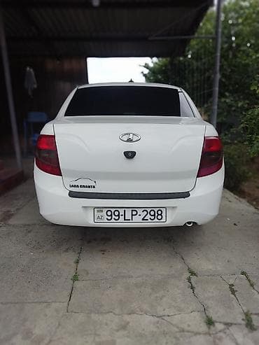 grandeur radiator barmaqlıqı: Lada Granta sedan – ağ rəng. Xüsusiyyətlər: - Kuzov: sedan, ağ rəng — 2