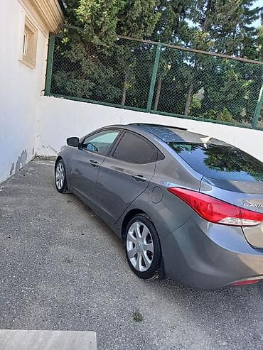Nəqliyyat: Hyundai Elantra: 1.8 l | 2014 il Sedan — 10