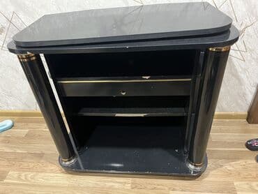 Düz TV altlığı, Polkalı, Taxtalı