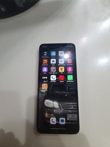 TECILI SATILIR!!!! Telefon yaxsi vezyetdedi deyisen detali bidene