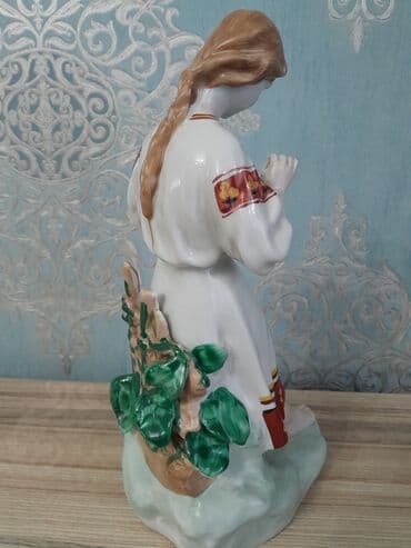 3 qız sekilleri profil üçün: Fiqur — 4