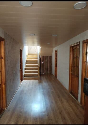 Дома: 7 комнат, 240 м², Нет кредита, Средний ремонт — 4