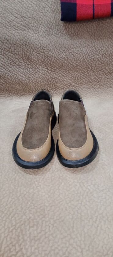 dəri ayaqqabı: Təmiz dəridir. Qəttəzədir. Bir dəfə də olsun geyinilməyib. razmeri 42 — 7