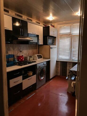 xırdalanda yeni tikili bina evləri: Ev Sumqayıt Dövlət Universitetinin yaxınlığında yerləşir.Tələbə — 5