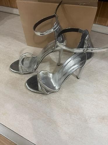 Босоножки, сандалии, шлепанцы: Gümüşü rəngdə qadın hündürdaban sandal - Brend: GO GO Shoes (daxildə — 2