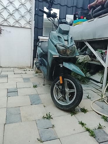 moped zigzag: Şəhər içi rahat hərəkət üçün praktik skuter. - Korpus rəngi — 1