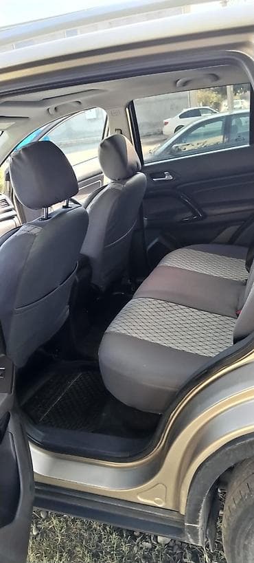 maşın disk: Jetour : 2 l | 2016 il 210000 km Krossover — 5