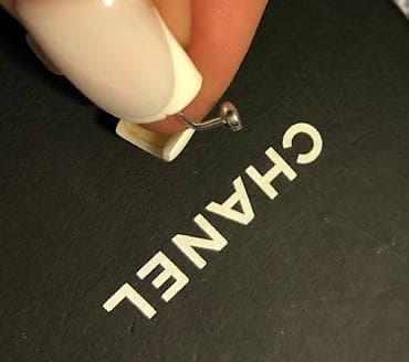 zerger: Ag qizil, qasi brilliantdi, tezedi taxilmayib,burun ucun pirsinq — 2