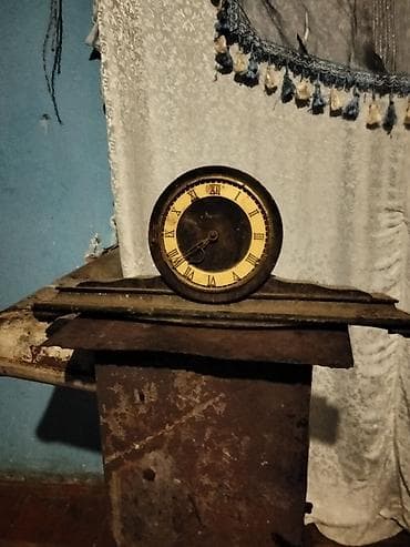 Kolleksiya üçün retro dəst - Mexaniki masa saatı: Klassik siferblat — 1