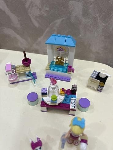 oyuncaq vertalyot: LEGO Friends tematikası ilə kiçik kafe/şirniyyat guşəsi oyun dəsti — 1