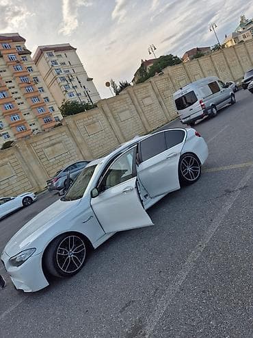 ford fusion 2013: BMW 5 Series (F10) – ağ rəngli sedan Xarici: - M paket ön bamper və — 6