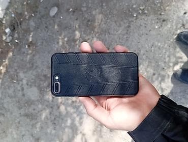 iphone 13 qara: IPhone 8 Plus, Qızılı, Barmaq izi — 6