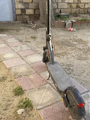 Elektrikli skuter – şəhər daxili sürüş üçün rahat və güclü model