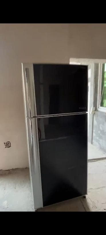 not 13 pro: İki qapılı soyuducu (üst kamera dondurucu) - Rəng: qara (parlaq ön — 1