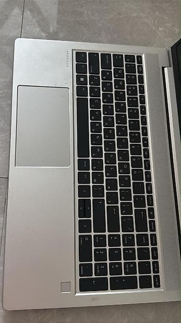 hp notebook 450 g7: HP noutbuk – gümüşü alüminium gövdə, nazik və yüngül dizayn — 5
