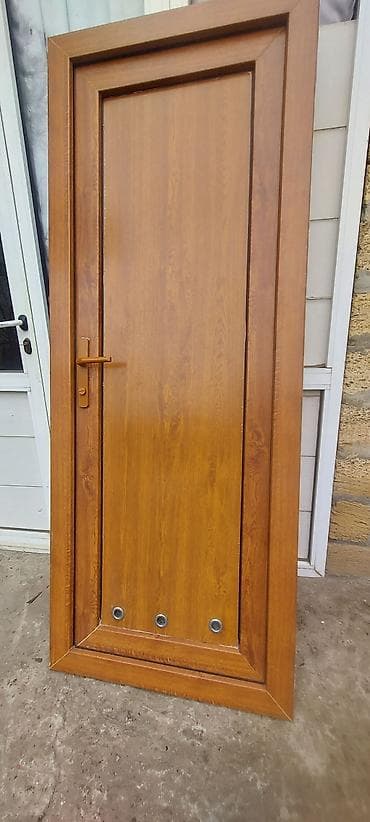 Qapılar – müxtəlif model və üslublar - Material və örtük: Taxta