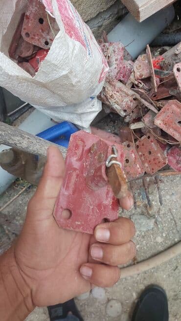 divar boyaları: Məhsul: Beton kalıb üçün bərkidici kilid/dəmir bağlayıcılar (qarmaqlı — 3