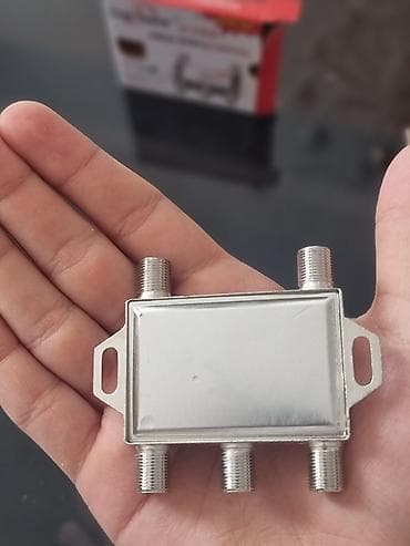 switch 2: STAR TRACK ST-41NEW 4-Way DiSEqC Switch - 4 giriş, 1 çıxış: eyni — 3