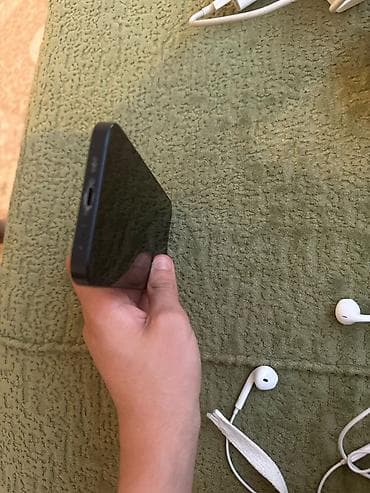 IPhone 13, 128 GB, Qara, Face ID — 5