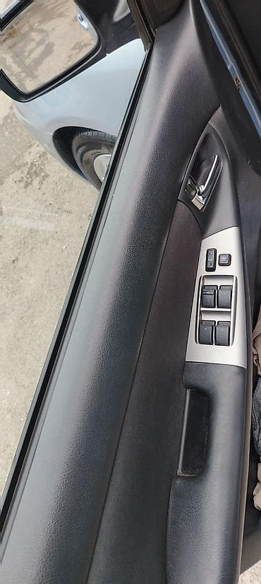 1.5 dizel renault motoru: Toyota Corolla (Avensis Verso deyil), universal kuzov, gümüşü rəng — 5