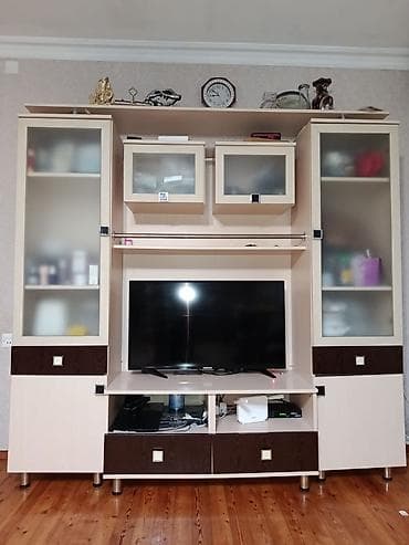 ad gunu samlari: İşlənmiş, Düz TV altlığı, Polkalı — 1