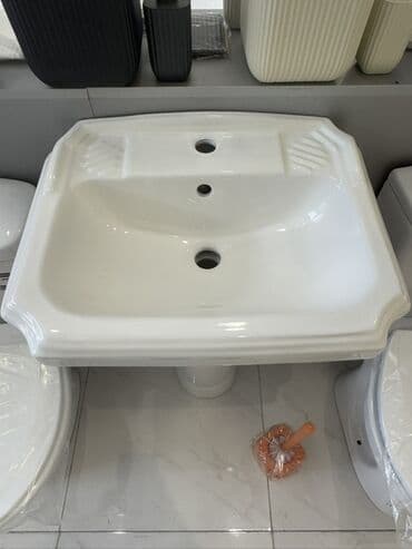 Santexnika: Ağ rəngli keramika materialından hazırlanmış, hamam otaqları üçün — 1
