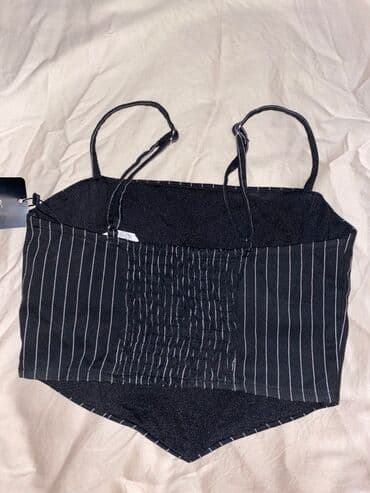 kisi ucun qizil qolbaqlar: Brend: FB Sister ( new yorkerden alinib ) Məhsul: Çizgili qara crop — 2