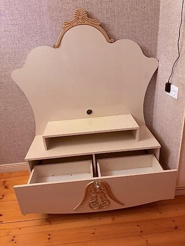 Qonaq otağı üçün vitrin və TV stendi dəsti - Rəng: krem/bej, qızılı — 6