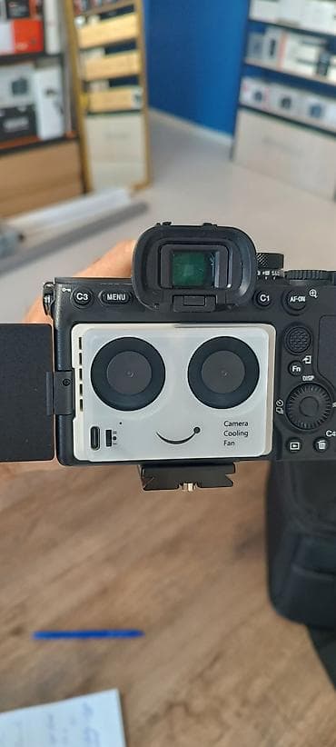 video reqstrator: Sony A74 ucun soyuducu fan — 2