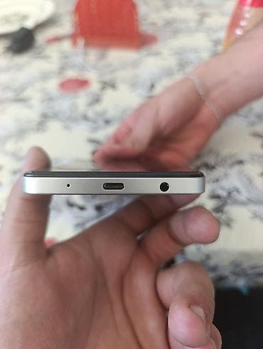 телефон флай металлический корпус: Smartfon – metal çərçivəli, düz kənarlı dizayn Xüsusiyyətlər: - — 2