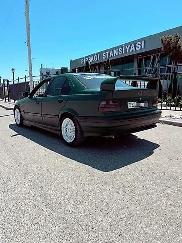 opel vektra 1998: BMW 3 series: 1.8 l | 1995 il Sedan — 3