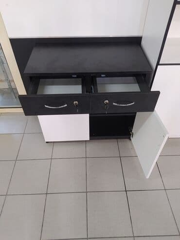 bərbər şkafı: Yenidir. Hazir var. ölçüsü hündürlük 73 eni/80. iç derinliyi — 4