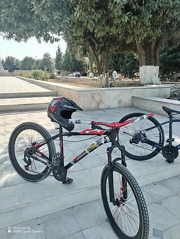 matorlu velosebet: Dağ və şəhər sürüşləri üçün uyğun velosiped. Dizaynı qara-qırmızı rəng — 6