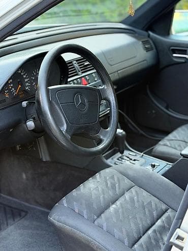 mercedes mikro: Mercedes-Benz C-Class: 1.8 l | 2000 il Sedan — 10
