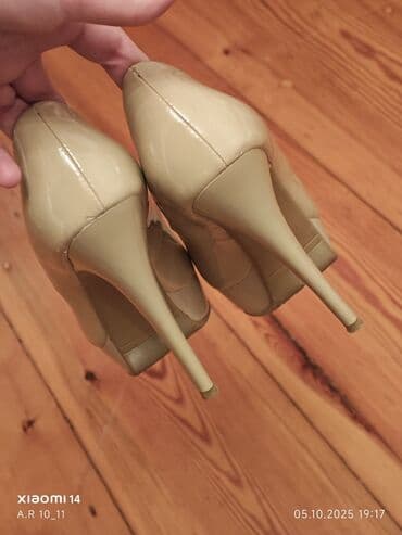 женские классические туфли на танкетке: Qadın ayaqqabıları – 2 cüt 1) Qırmızı klassik tufli - Material: zamşa — 16