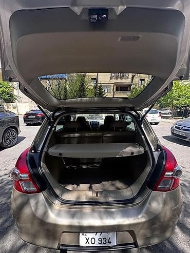 carolla disk: Nissan Tiida: 1.5 l | 2011 il Hetçbek — 4