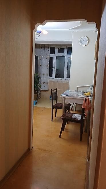 yeni guneslide satilan evler: Yeni Günəşli AB massiv 121 9/9 3 otaq ev satilir yaxinliqda məktəb — 10