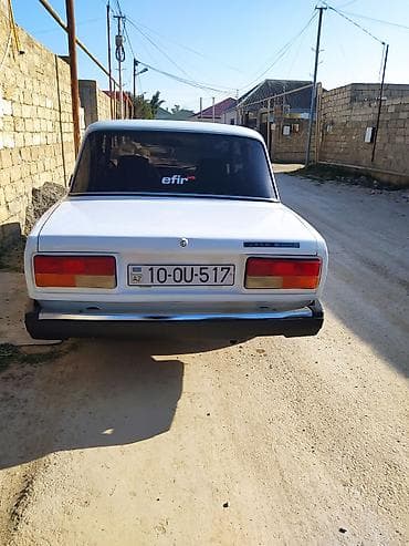 kridit masin: LADA 2107 sedan – ağ rəng Xüsusiyyətlər: - Kuzov: 4 qapılı sedan, ağ — 4