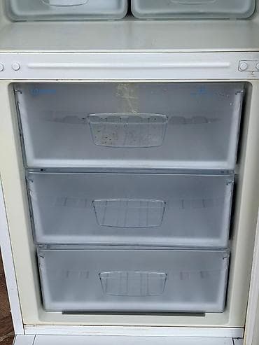 gəncə soyducu: İşlənmiş 2 qapılı Indesit Soyuducu Satılır, rəng - Ağ — 3