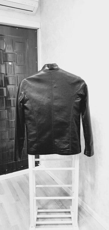 демисезонные кожаные мужские куртки: Vetrovka təzədir, dəri deyil. Ancaq super oturuşu var. İstifadə — 2