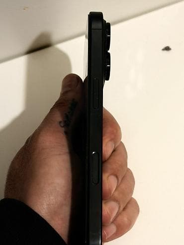 baseus airpods: IPhone 16 Pro, Qara — 3