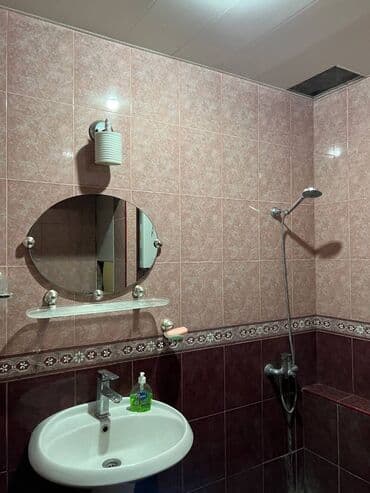 əmircanda evler: Ev şeherin prestij rayonu olan 8mkr da Corc Enesko parkının yanında — 6