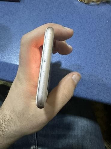 044 mobil operator: IPhone 8, 256 GB, Qızılı, Barmaq izi — 5