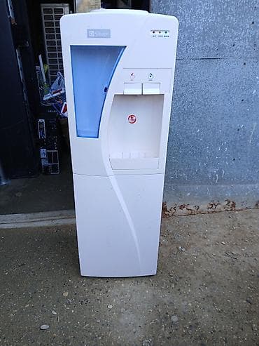 su iatehsali avadanliqi: Dispenser Silver, Döşəməüstü — 1