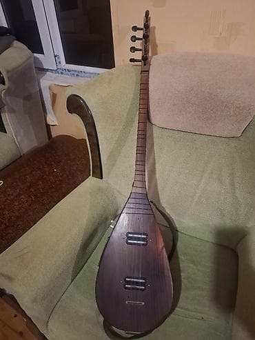 saz aparatlari: Elektrik saz – elektroakustik modifikasiya - Korpus: ağacdan — 2