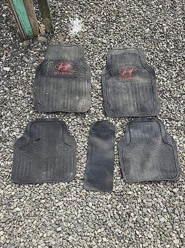 Arxadakının birinde biraz cırıq var, şekilde qeyd olunub Ünvan bine