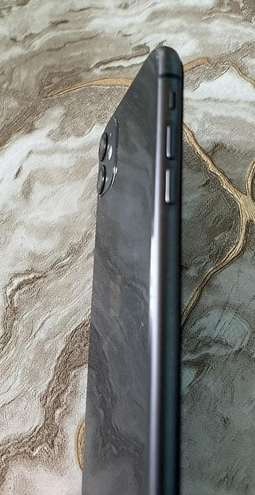 iphone satilir: IPhone 11, 128 GB, Qara, Simsiz şarj, Face ID — 3